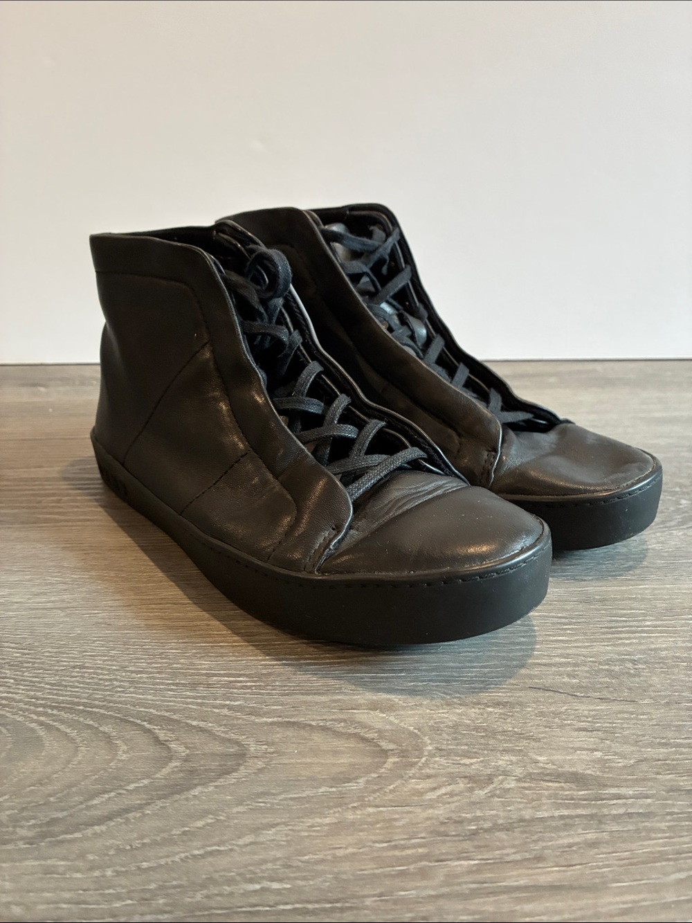 DKNY Black High-Top Leather Women's Sneakers